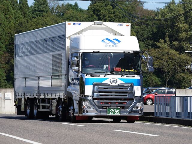 トラックドライバー 中型以上　中型・大型・平車ウイング車・各種