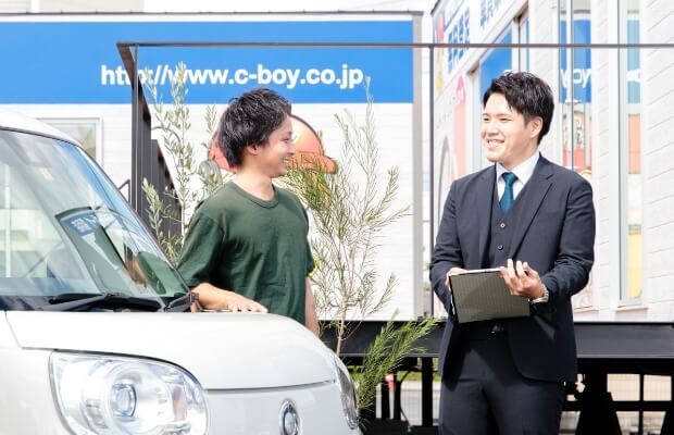 自動車の査定買取スタッフ