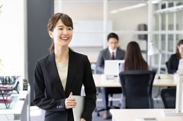 正社員目指せる　老舗魚卸商社の経理や総務　高時給1900円以上：/BSTB5239E