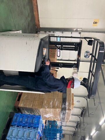 （ア）冷蔵倉庫のフォークリフト作業員