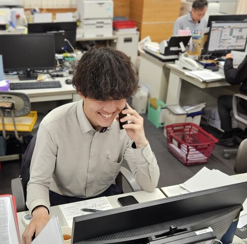 中古車オークション運営スタッフ