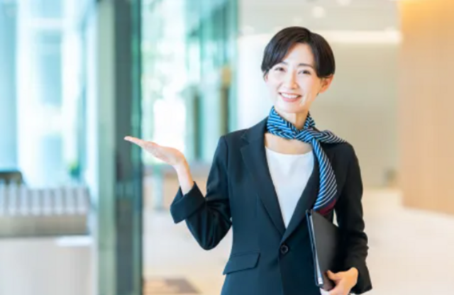 大阪市内日中英多言語対応スタッフ／有名ブランド・百貨店・免税店勤務／将来のマネージャー候補