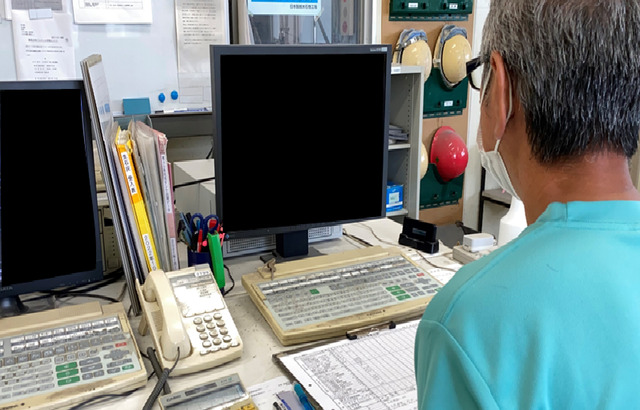 「見えないところで、紙の品質を守る。誇れる仕事、ここにあります。」【三交替勤務】