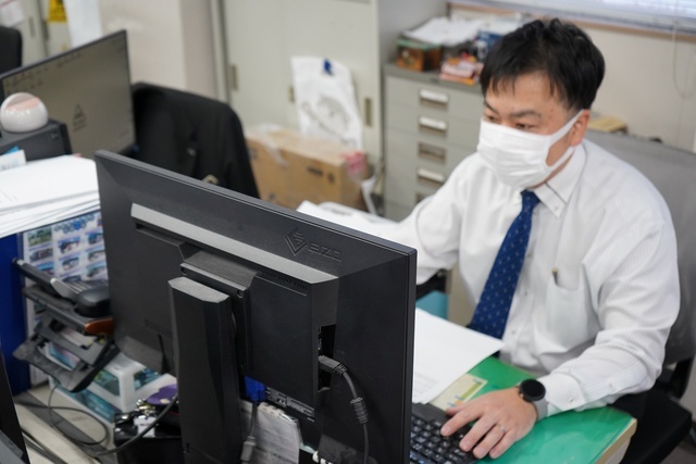  経理事務　補助的な業務からスタート