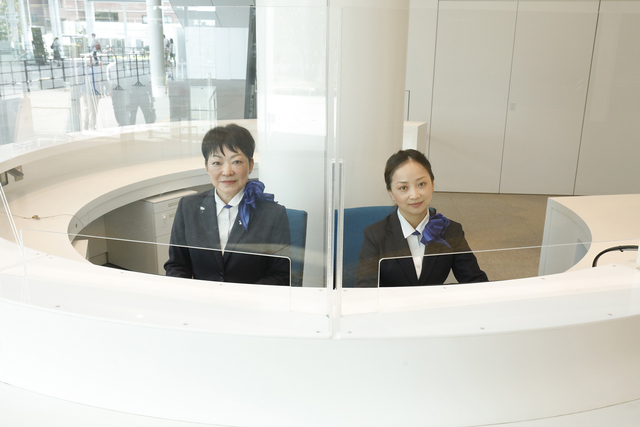 高時給「桜木町駅」官公庁のインフォメーションスタッフ