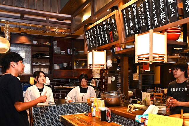 大衆酒場のスタッフ　アルバイト