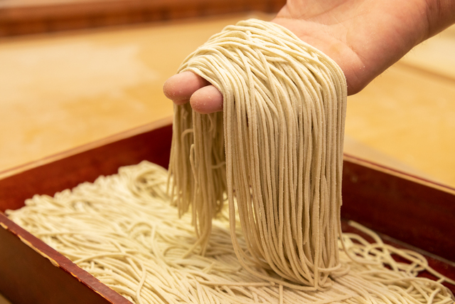 「農家のそばや 羊蹄山」蕎麦屋の接客・製粉アルバイト／簡単なPC入力作業もお願いします