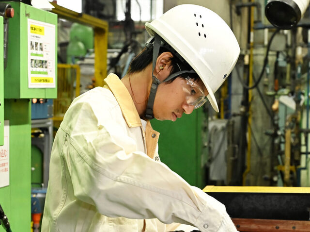 鋳造オペレーター