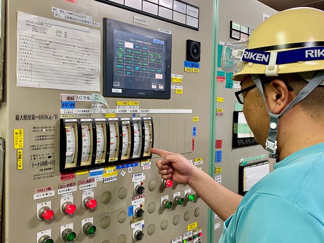 「紙に命を吹き込む、色と素材のスペシャリスト。あなたの手が、現場を支える。」薬品溶解スタッフ【三交替勤務】