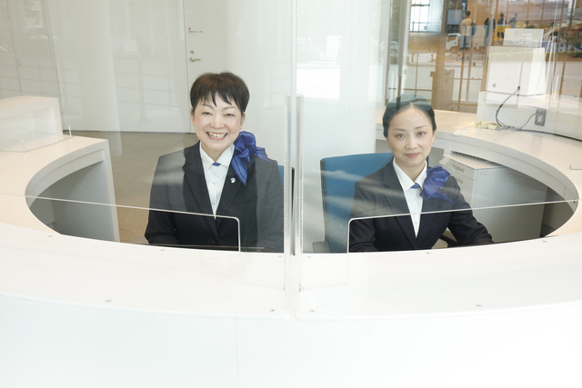 「大船駅」文化施設の受付スタッフ