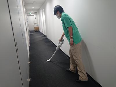 「福浦駅」電子機器工場の清掃員