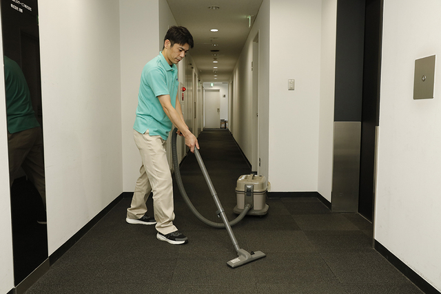 「桜木町駅」ビジネスホテル　共用部の清掃スタッフ