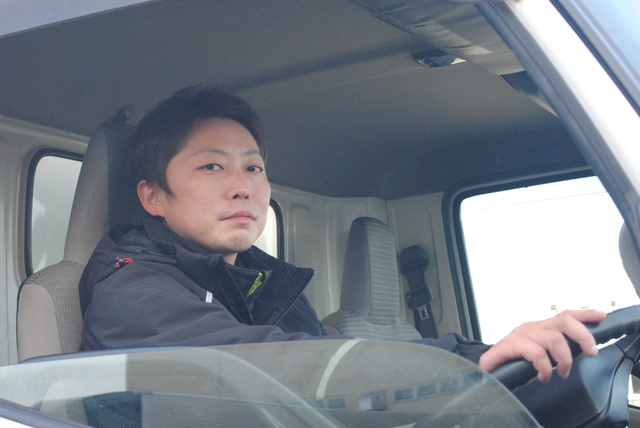 自動車関連商材の配送ドライバー：アルバイト