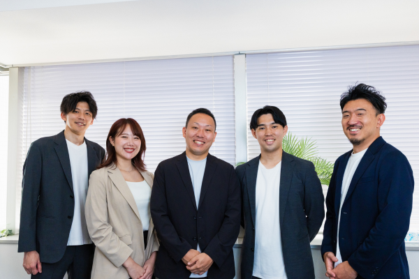 ドライブレコーダー取付スタッフ