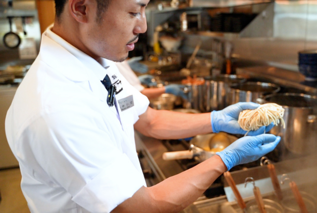鶏soba 座銀 　本店（肥後橋店）/海外勤務前提採用