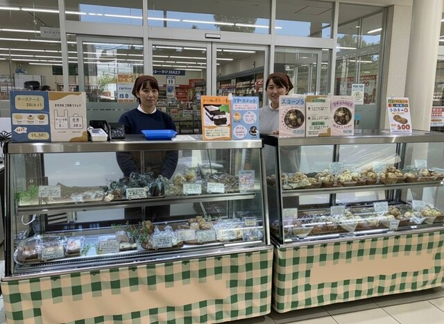 東急日吉駅前でのスコーン・スイーツの催事販売スタッフ