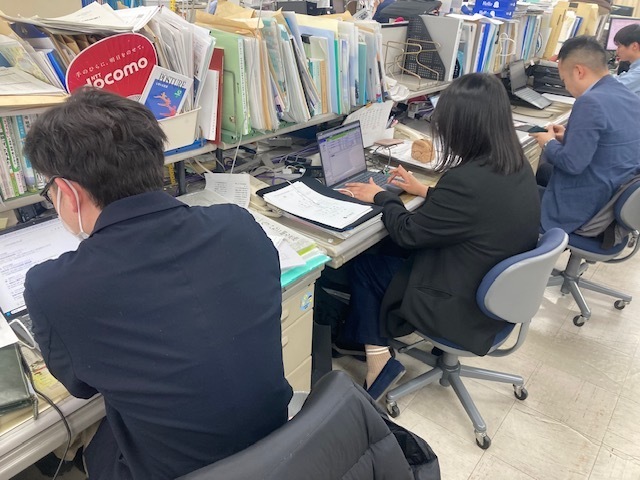 新聞紙面制作のデータ入力スタッフ