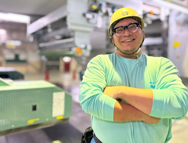 製紙工場の原料処理オペレーター　選考前工場見学OK　三交替勤務