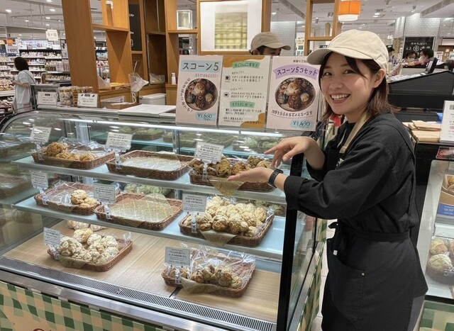 CoCoLo NIIGATAでのスコーン・スイーツの催事販売スタッフ