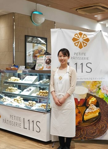 高松三越でのスコーン・スイーツの催事販売スタッフ