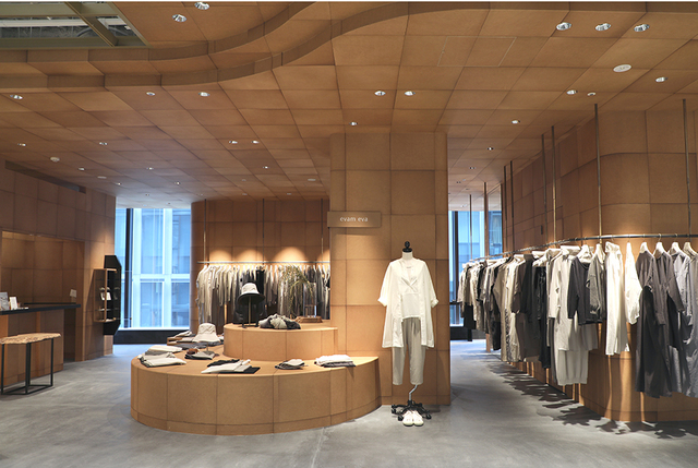 evam eva 福岡店 アパレル販売スタッフ
