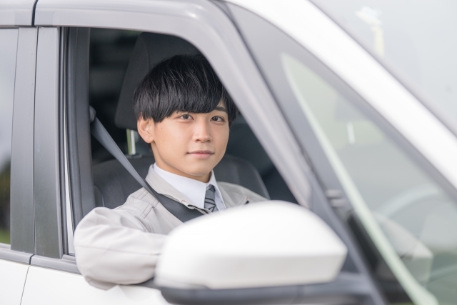 8月スタート　東芝Gで営業スタッフ　車通勤可:/HOKB6371A