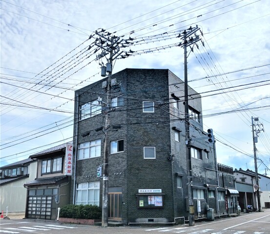 短時間で高収入／朝刊配達スタッフ募集／北日本新聞氷見北部販売店