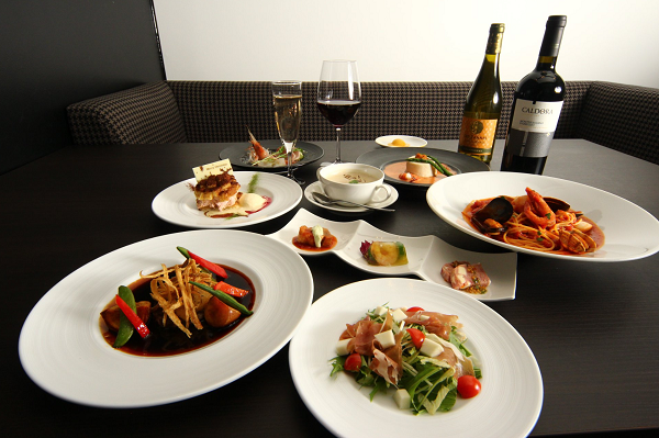 ★ホールスタッフ：アルバイト／カフェレストランSAIKI−さいき−