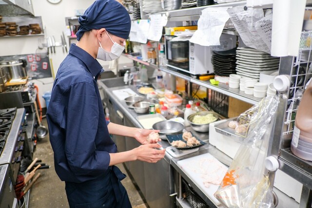 総合職：店長候補（鶏料理専門店　トリヤマルハチ　佐賀本庄店）