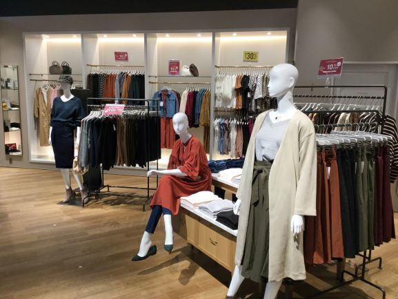 町田ナノユニバースのアパレル販売スタッフ：正社員