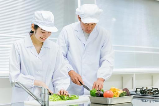 企業主導型保育施設における給食業務