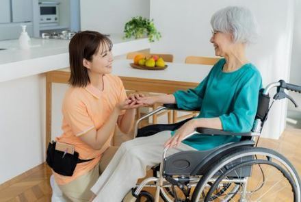 訪問介護スタッフ　夜勤なし　正社員　:/bsB介護_東京