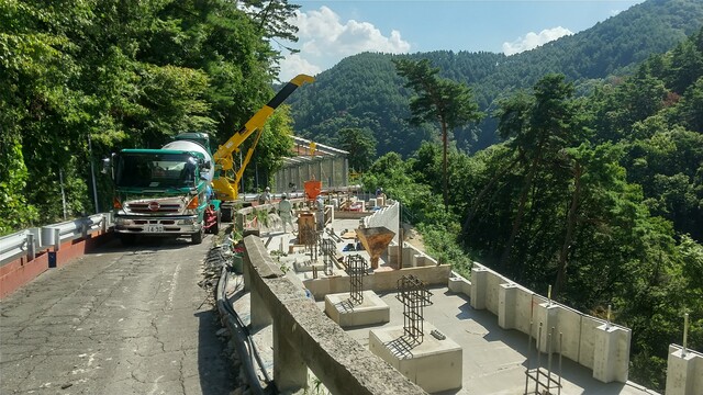 公共工事での現場作業スタッフ