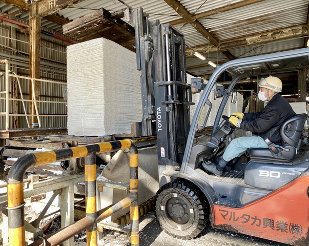 「マシンを支え、紙製品の生産を繋ぐ。限られた出番、だからこそ重要。」紙製品生産に関するシート溶解スタッフ　【メインが日勤勤務・状況により交替勤務】