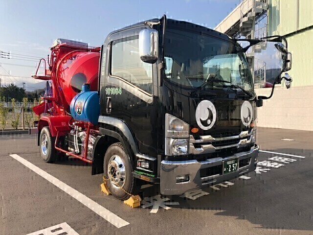 コンクリート配送のドライバー