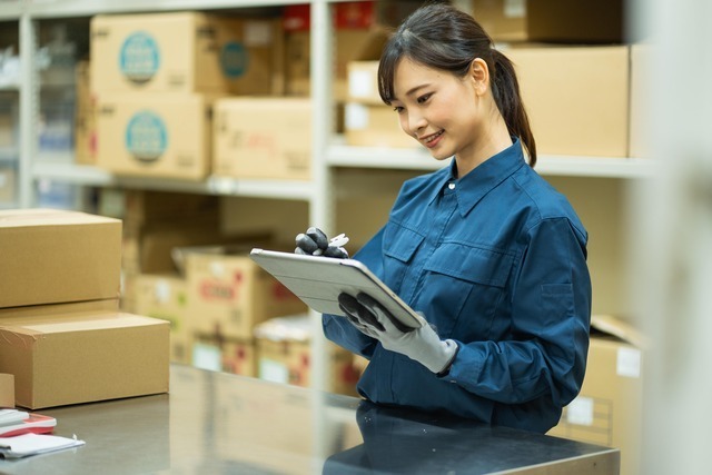 【急募】女性活躍中！物流センター内受付事務