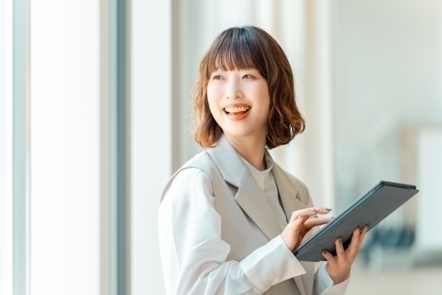 シンプルデザイン雑貨を展開する人気企業☆営業事務☆高時給1800円♪：/ESTAAD036D