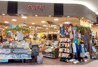 雑貨・アパレルショップ〈SWEATイオン札幌平岡店〉の販売：パートスタッフ/フルタイム