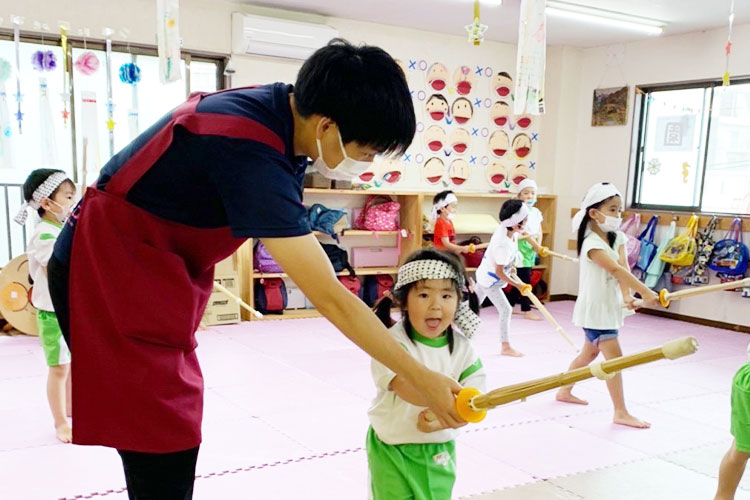 専門家の指導で本格的な技術に触れる