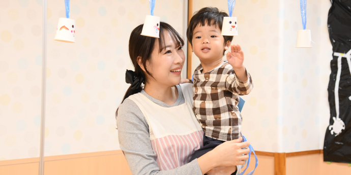 シフトは皆で平等に。心の余裕を持って保育に取り組んでいます。