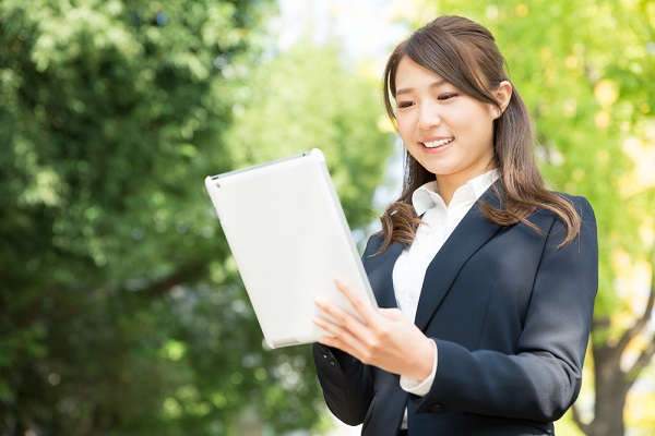 就活中の女性