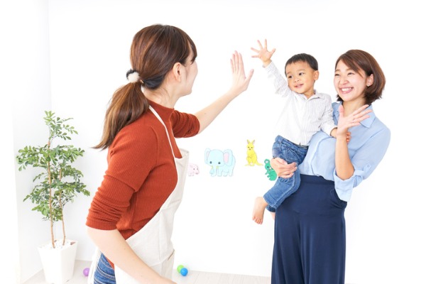 認可外保育園とは。「無認可保育園」の定義と認可保育園との違いや保育無償化の対象範囲