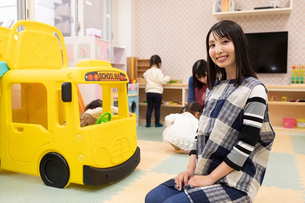 保育園での先生の様子