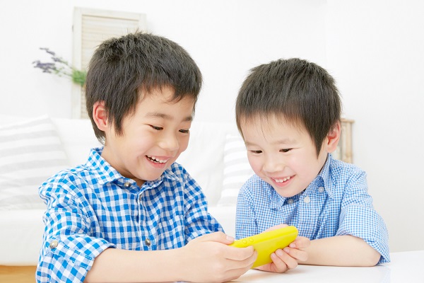 二人の男の子