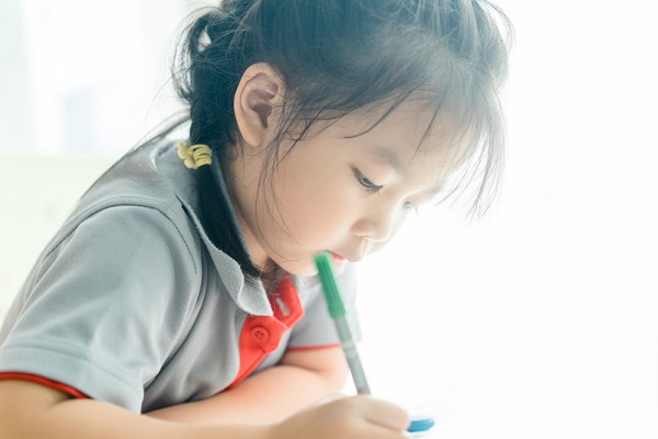 勉強をする子ども