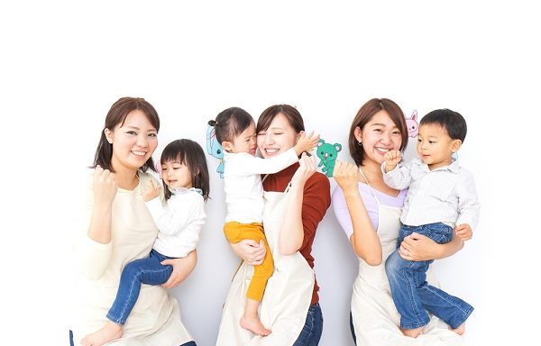 保育園と幼稚園 働くならどっち それぞれの特徴やメリットとデメリット 保育学生の就活お役立ちコラム 保育士就活バンク