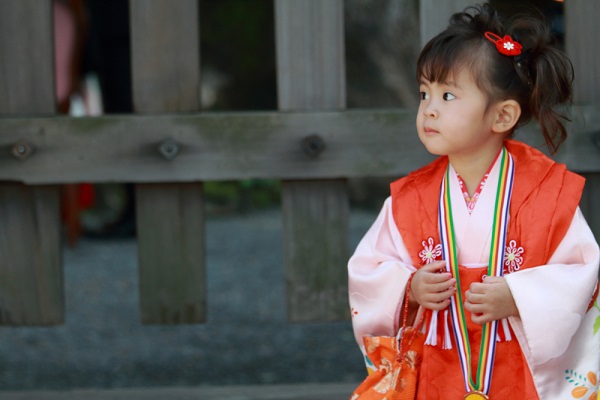 着物を着ている子ども