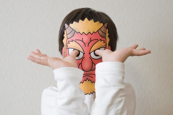 節分会を楽しむ保育園の子ども