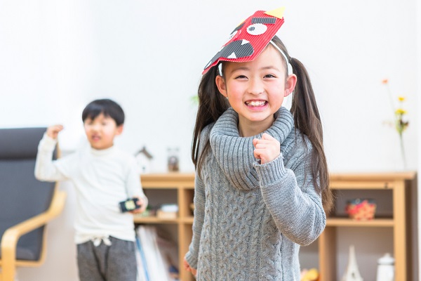 節分会を楽しむ保育園の子ども