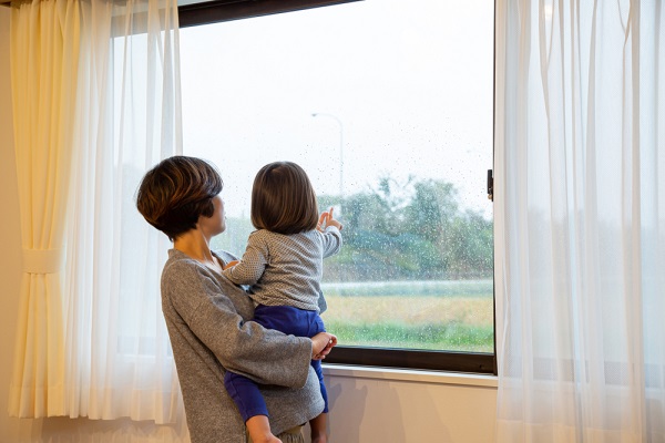 6月の1歳児の子どもの写真
